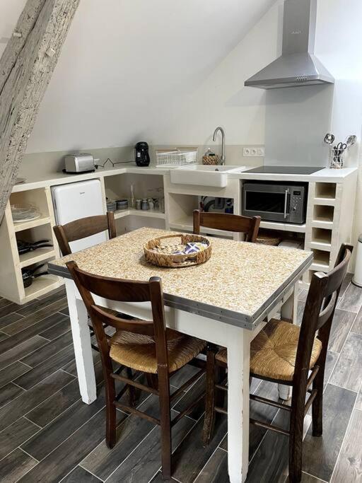 Sejour De Charme Au Boheme Apartment Амбоаз Екстериор снимка